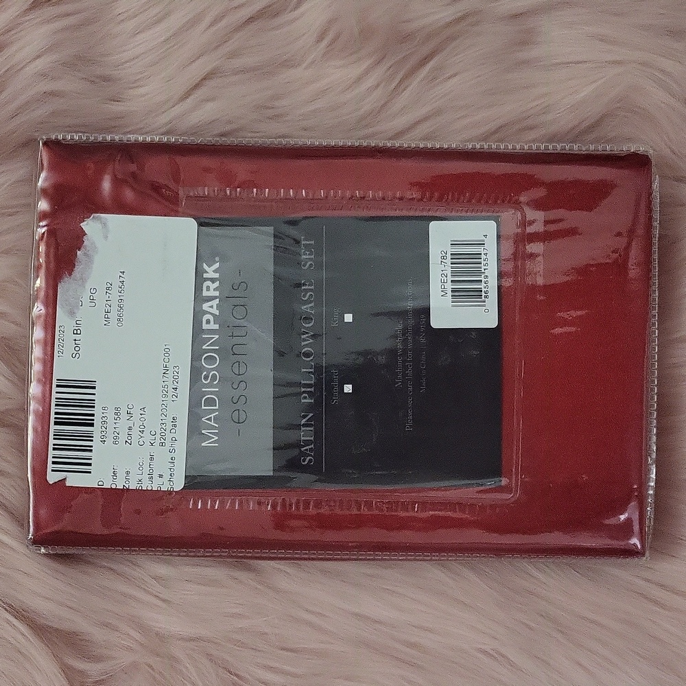 Brand New MADISON PARK Satin Pillow Cases-2 CT.